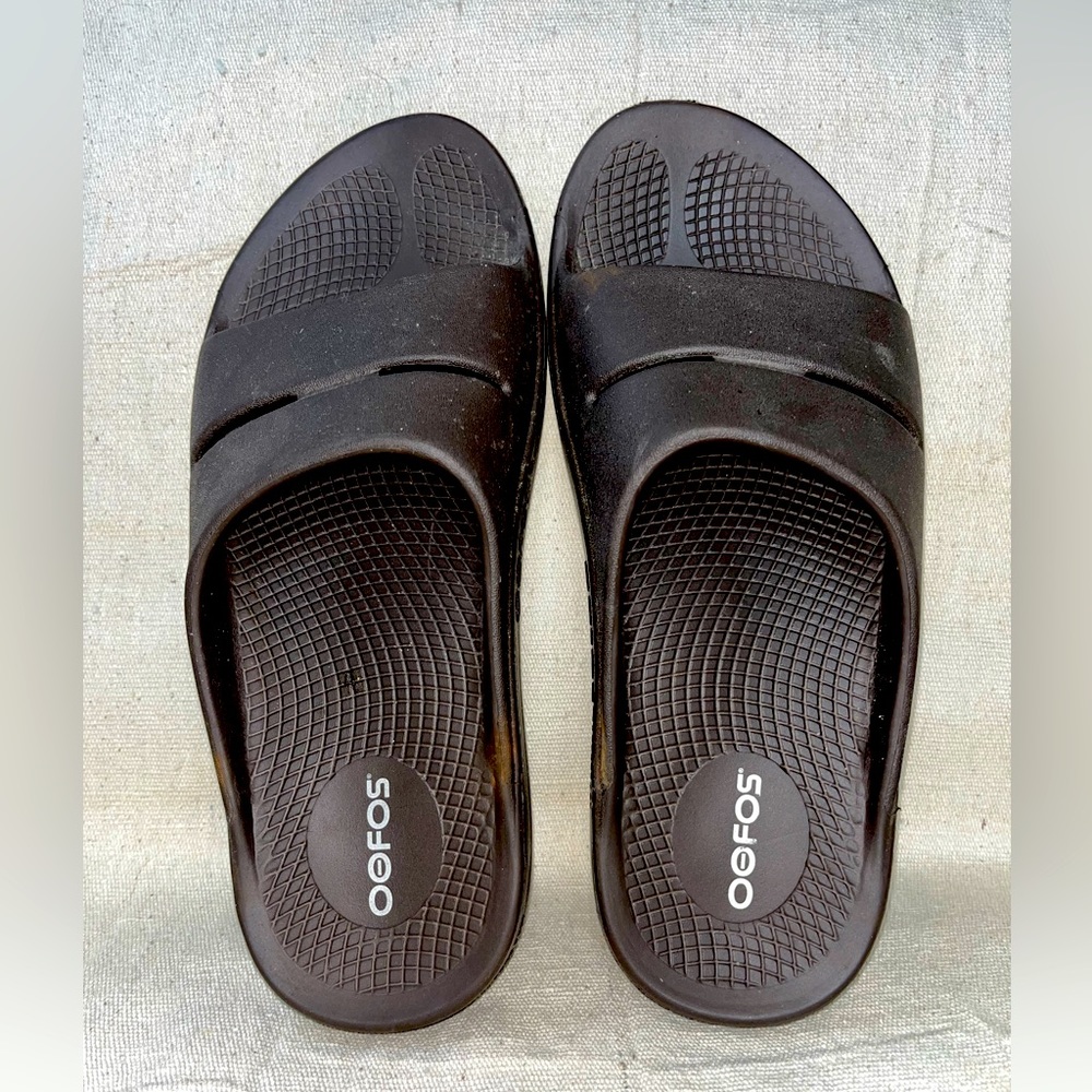 OOFOS women’s shoes- Brown